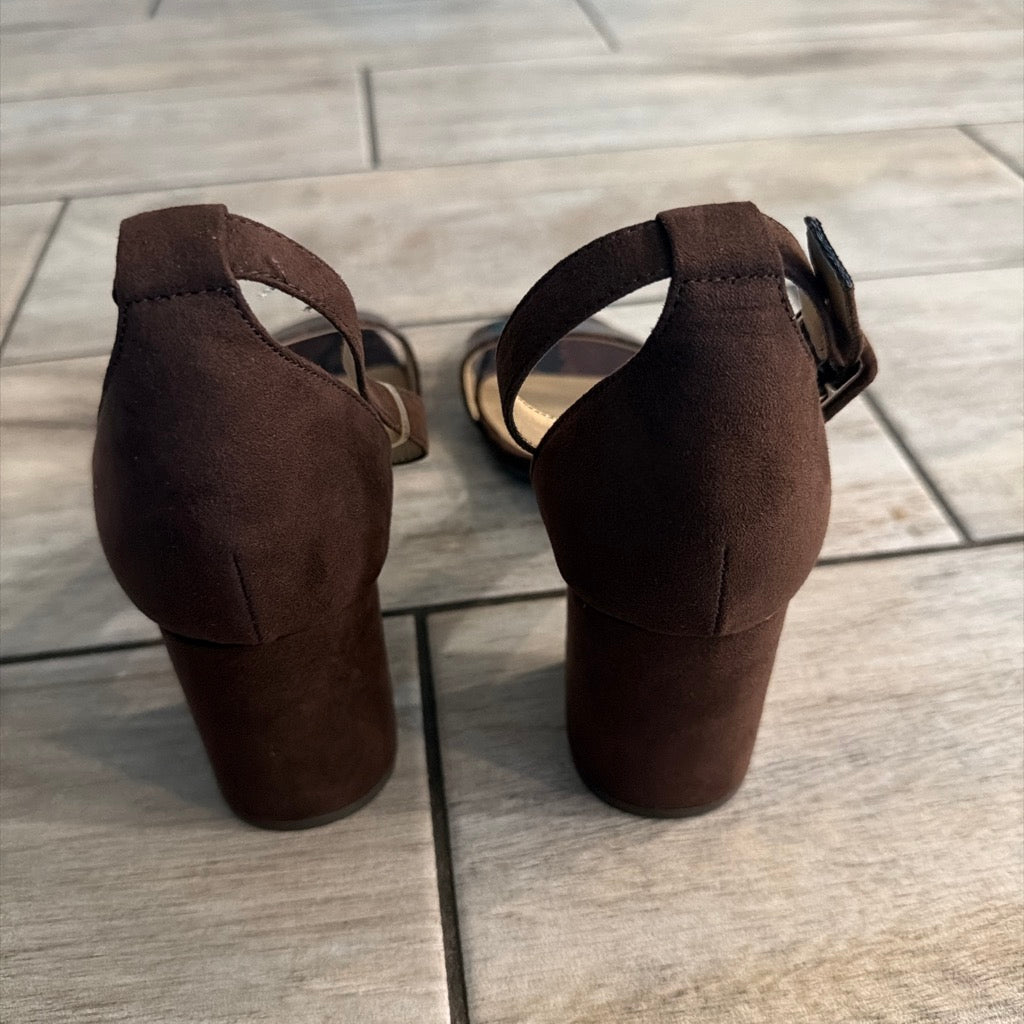 brown snakeskin print block heel sandals in women's size 9.5